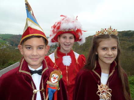 Kinderprinzenpaar Prinz Yunus, Prinzessin Ariane und Pagin Nele Kinderprinzenpaar Prinz Yunus, Prinzessin Ariane und Pagin Nele